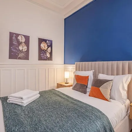 Douillet Pour 2 Au Coeur De Montmartre